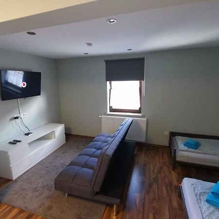 Haßloch Pension Landgasthof - Iva מראה חיצוני תמונה